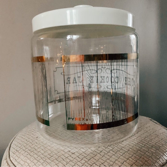 Vintage Pyrex “The Cookie Jar” glass canister with cream plastic lid. - Picture 4 of 10